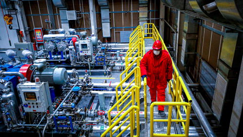 寒冬保供，他們堅(jiān)守在石油一線——記新疆油田采油二廠員工的奉獻(xiàn)與環(huán)保實(shí)踐